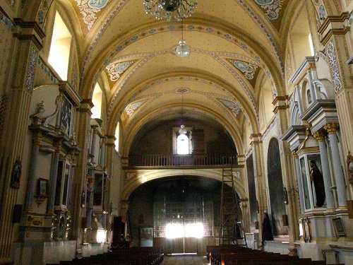 Paseo por Mexico Inside of the Parish of Saint Peter the Apostle in Tepeyahualco