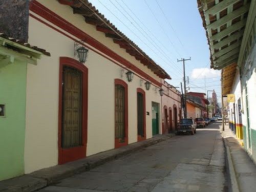 Paseo por Mexico House of Culture Ernesto de la Torre Villar in Tlatlauquitepec