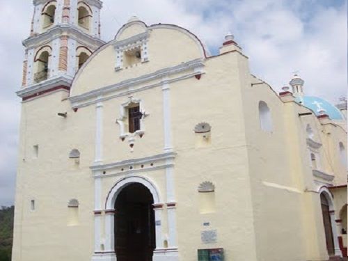 Paseo por Mexico Temple dedicated to Our Lord of Calvary in Tochimilco