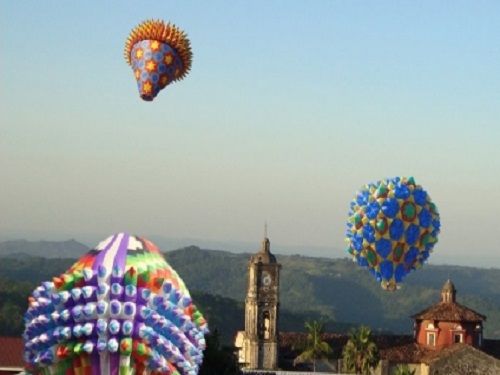 Paseo por Mexico Paper Balloons Competition and Fair in Tuzamapan de Galeana