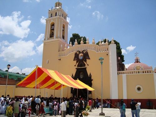 Paseo por Mexico Parish temple in honor of San Miguel Arcángel in Tzicatlacoyan