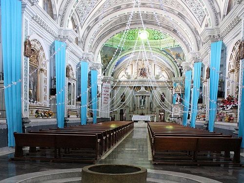 Paseo por Mexico Inside of the Parish of Saint Martin Bishop of Tours in Zapotitlán