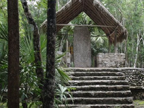 Paseo por México | Coba Stela 1 in Tulum