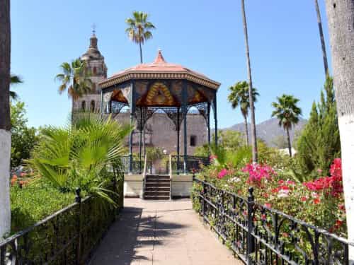 Paseo por Mexico Alamos Main Square