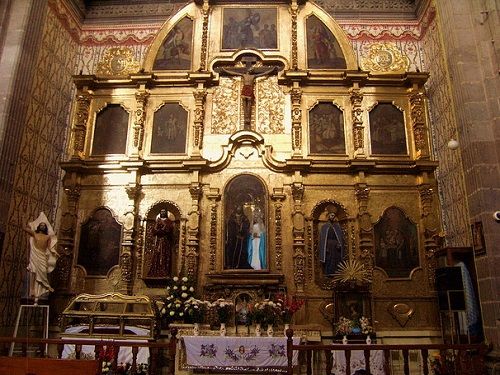 Paseo por Mexico Inside of the San Francisco de Asís Parish in Tepeyanco